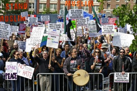 NY anti-Islamic law rally, counter-protest face off angrily