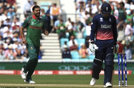 Root stars in England win