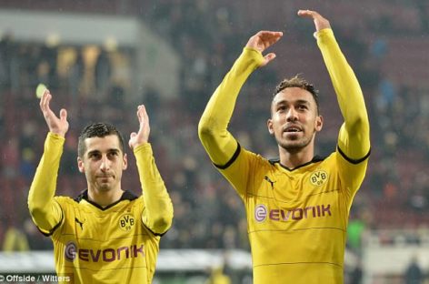 Pierre-Emerick Aubameyang ‘hands in Dortmund transfer request’ as Arsenal talks continue