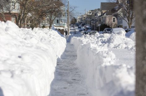 Snow tapers off, but Northeast still dealing with cold, icy streets