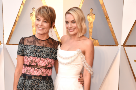 Margot Robbie’s Oscars Dress Took Over 600 Hours to Create