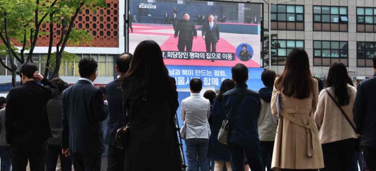 North, South Korean leaders pledge to sign peace treaty, complete denuclearisation