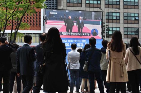 North, South Korean leaders pledge to sign peace treaty, complete denuclearisation